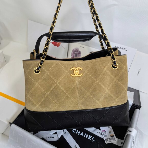 Chanel bag - Picture 1 of 7